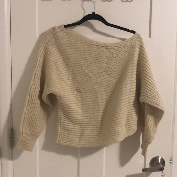 Off-the-shoulder sweater - Picture 2 of 3